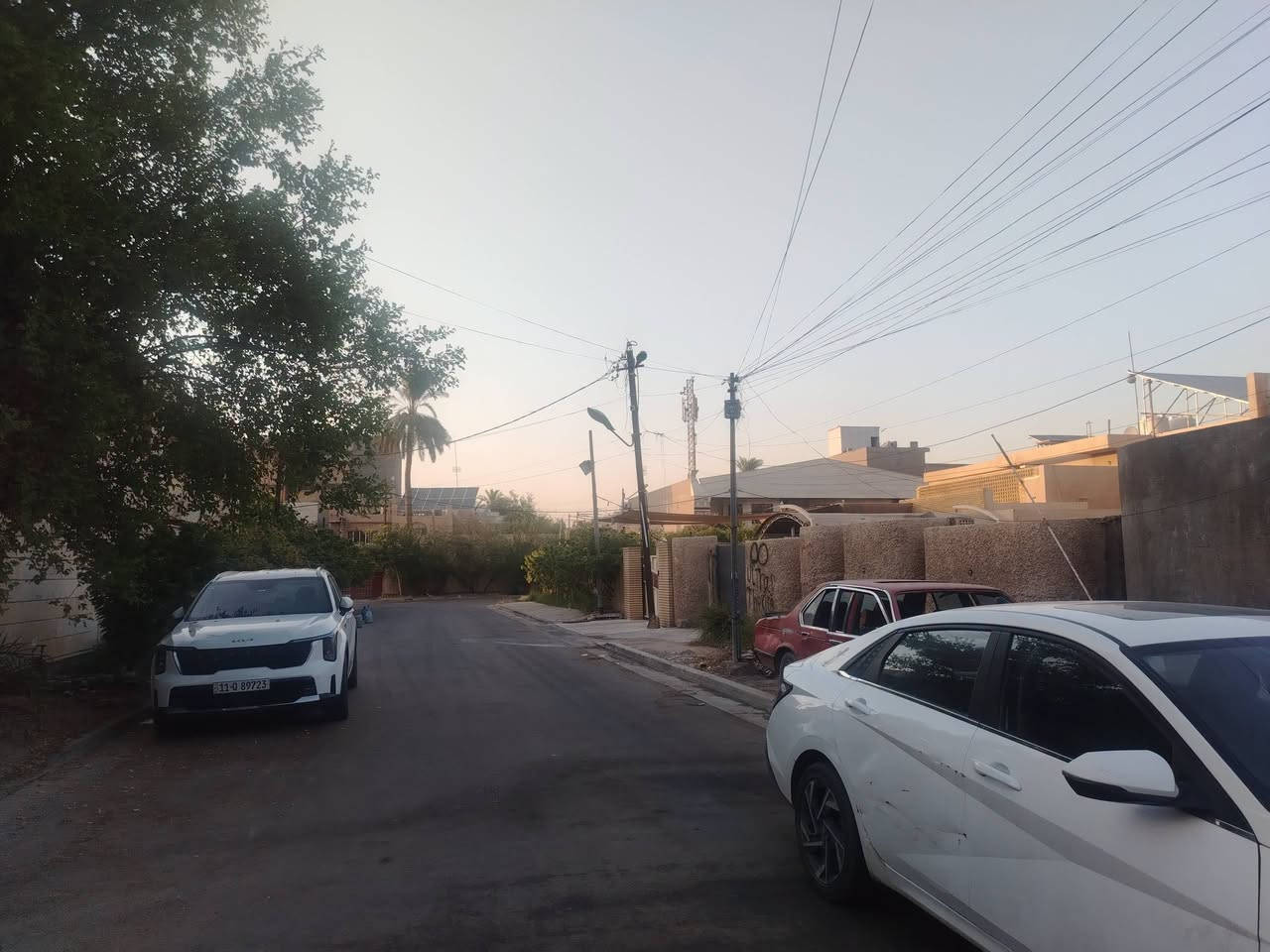 بيت للايجار في المنصور الداودي قرب مدرسة الخلود كلشي واضح بالفديو الإيجار مناسب جدا للاستفسار واتساب ***********

