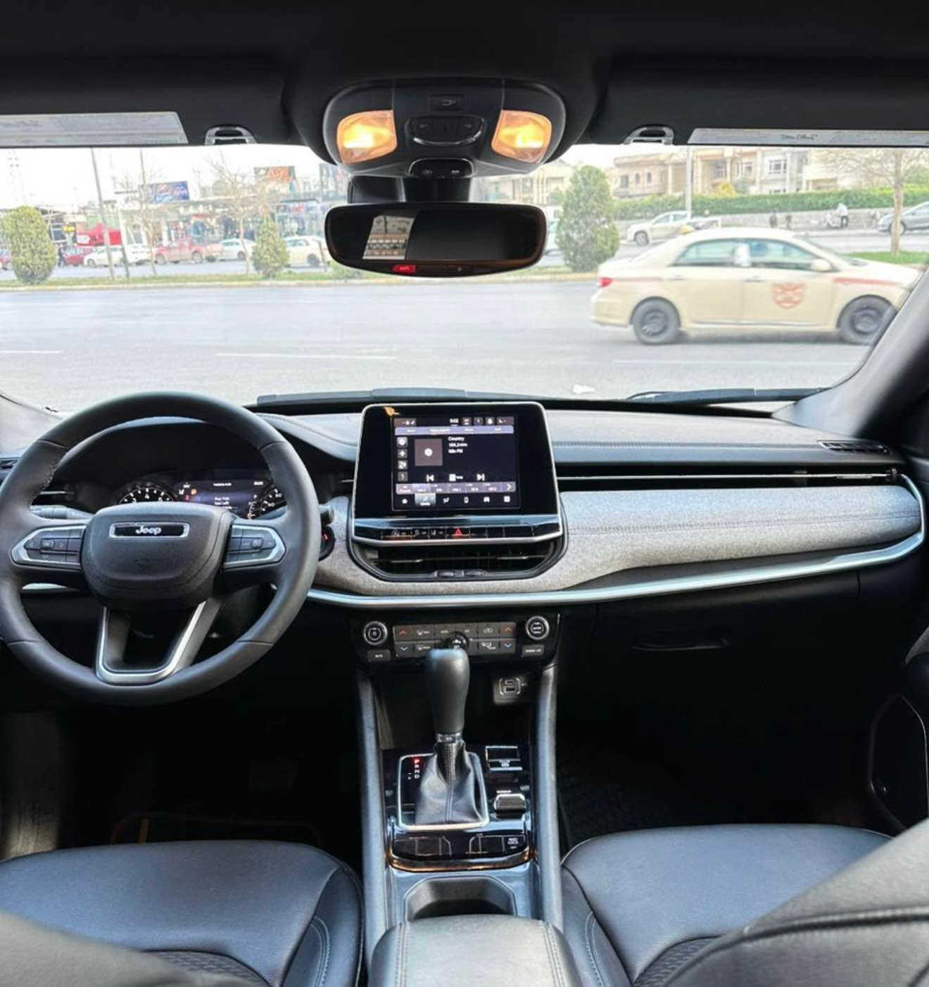 جيب 2025 أخت صفر ماشيه 12 الف فقط
سعر 95 بيع مستعجل
***********
شكل حديث فول مواصفات عدا فتحة شاشه كبير بصمة و شغال عند بعد و دخول ذكي محرك 4 سلندر حجم 2.0 تيربوو كيج إلكتروني ديجيتال كشنات جلدو تدفئة و جلد و ستيرن تدفئة مكانات بيهه صبغ  بس اني أبيعها حزام صبغ بجم و خلفي كبس بدون دواخل سياره جديدة مابيهه مصروف دولار دخول جديد اليوم وصلت دفع رباعي 4/4 امامي و خلفي كامل عدسة و زينون led  هيكل كامل رادار اوتو ستوب و اوتو هولد و قيادة ذاتية و بعد بيهه هوايه مواصفات سياره رقم كاتي تترقم شمالي فقط مكانها أربيل أربيل, العراق
