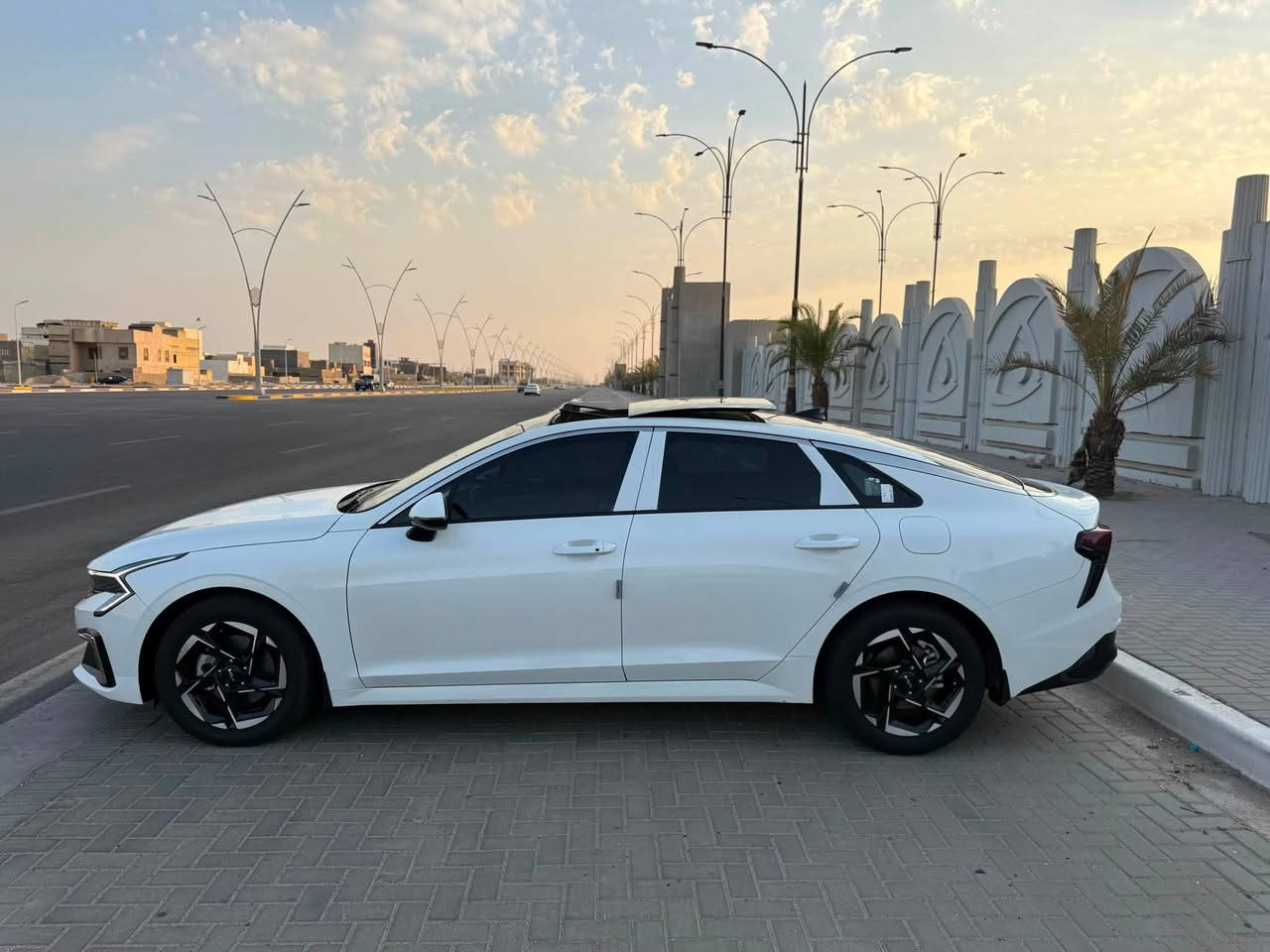 Kia
كي فايف خليجي 
موديل ٢٠٢٤ 
فول مًواصفات 
بانوراما
كشن كهرباء 
حساسات 
بصمه 
وكل المواصفات الباقيه 
رقم اربيل تحويل او وكاله 
بأسم شركه 
ماشيه ٦٠
السعر المطلوب ٢١٥ وبيها مجال
رقم الهاتف /***********
البصره القبله
