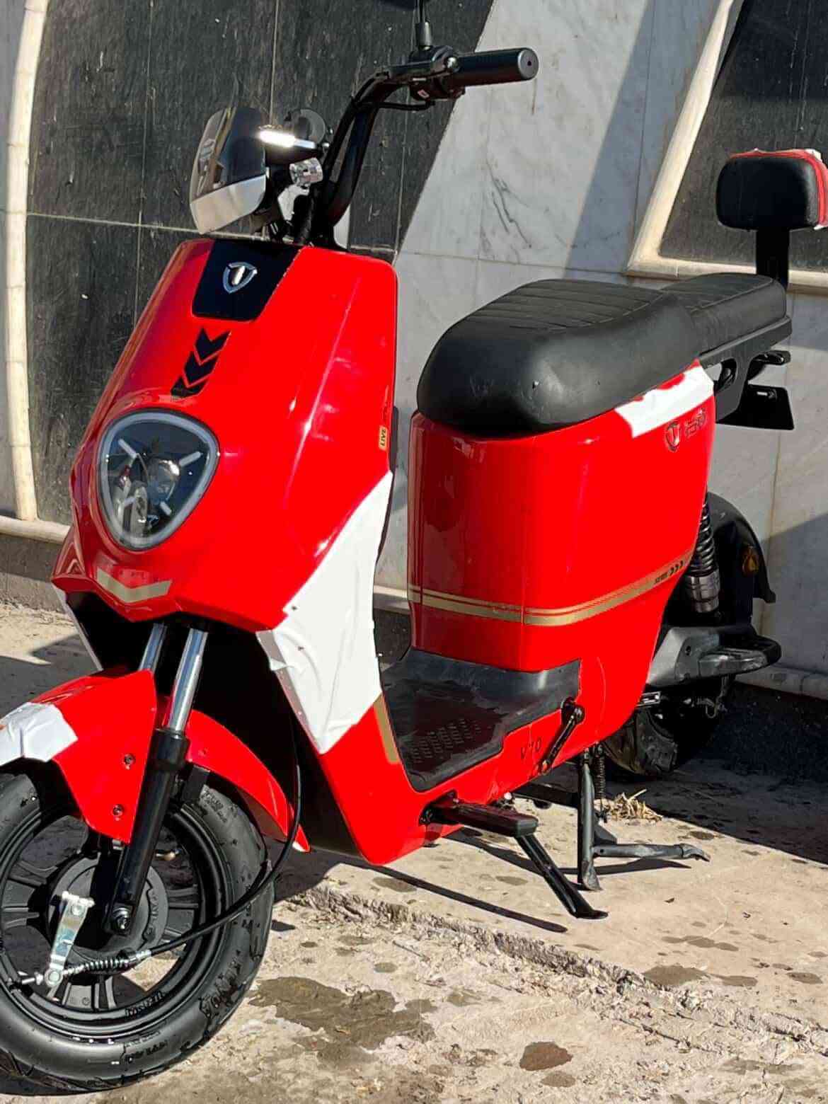 السلام عليكم 
دراجه شحن تسيلا للبيع 
ملف 2000w
6بطاريت 
البطاريات تاخذهن بل كارتون جديد غير مستعمل 
تاير 12نفس مال ماكس 
دراجه نضيفه كلش  
مكاني بابل الحله 
السعر 425وبي مجال
اي استفسار اتصال 

***********
