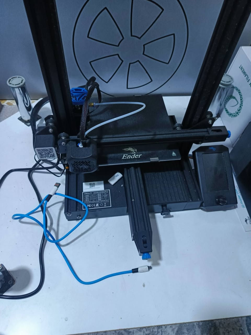 للبيع بس ب351 اسم الطابعا ender_3 v2 لشركت كريالتي مع اثنين فلمنت يجي وياه هديا للتواصل*********** في العراق

نص مكتوب في الصور:
- Shakin' the Rug
- التالي
- قصتك