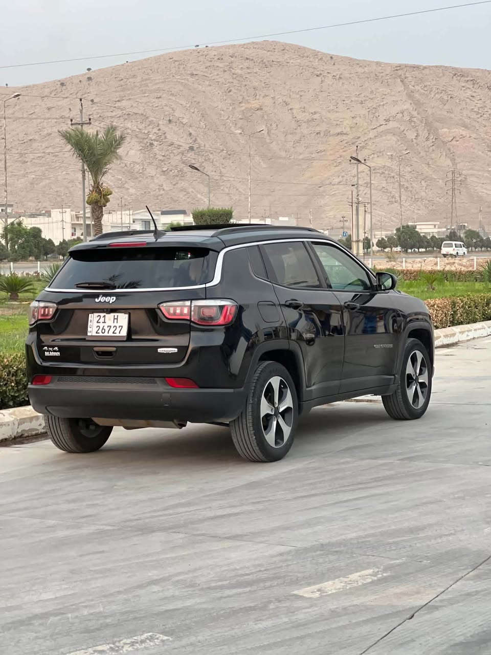 jeep compas 2018 
سەیارەکە فول مواسەفاتە 
پانۆڕاما دەبڵ ئەکسل
بەسمە کوشن گەرم سوکان هیتەر
سەنەوی هەزەی نوێیە بەناوی خۆمانە
چوار تایەی لۆکی لە ژێرە 
کامل سێرڤسی بۆکراوە
بۆنیت و چاملغی بۆیاغە
نرخى 118گةلا
*********** رانية, السليمانية
