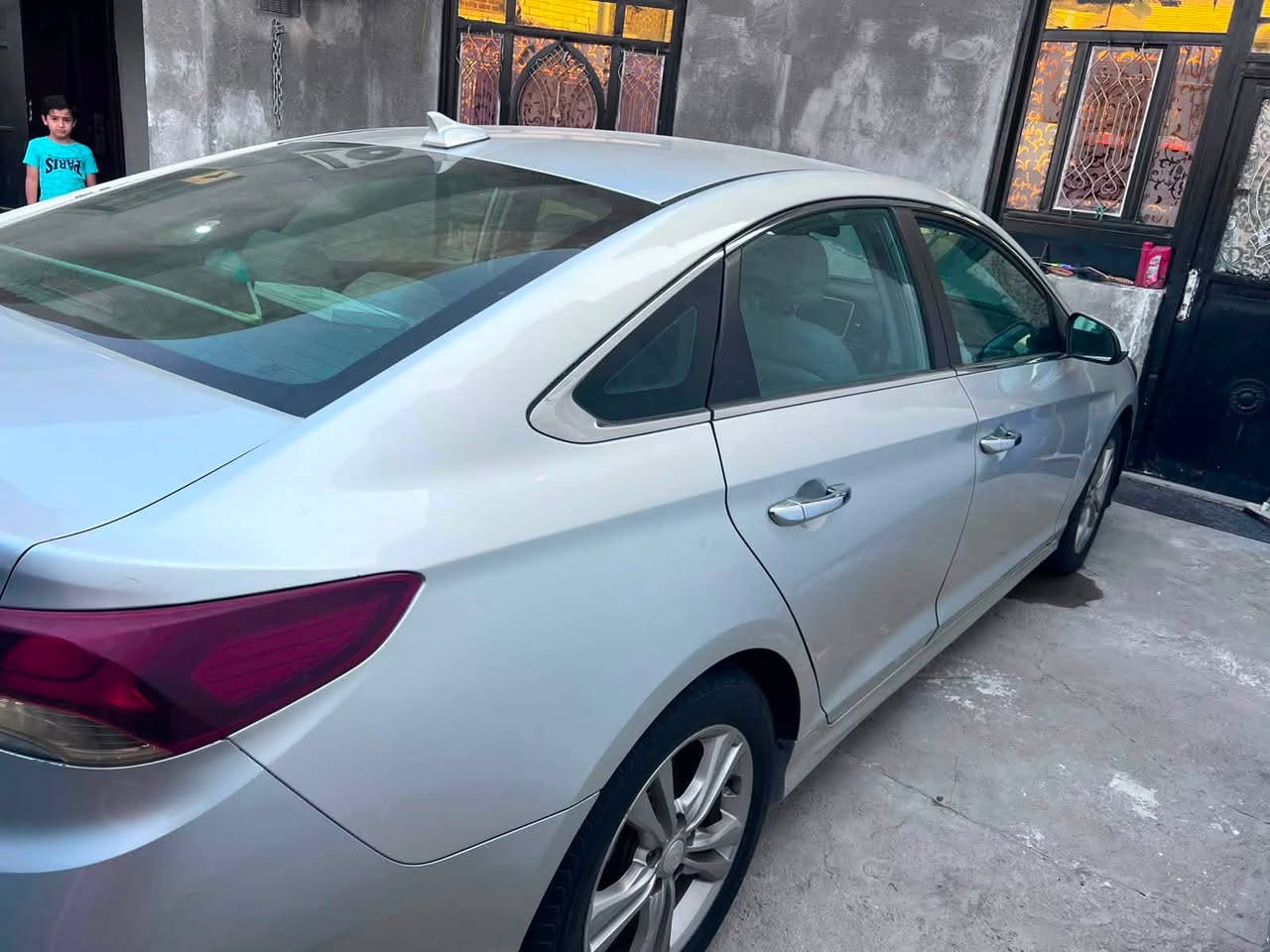 سلام وعليكم سونانته مديل 18 وارد امريكي بيه 3 قطع صبع جملق وبنيد وجاملق ثاني بدون دواخل سعر جوه سوك بيع مستعجل سعر 107 بكاني بصره خور الزبير ***********
