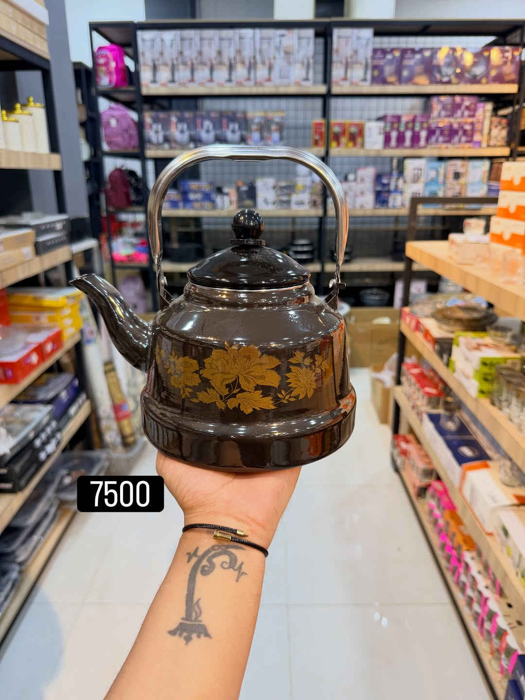 اتوفرت ايتمات منزلية جديدة بأسعار جملة الجملة 🔥🔥🔥
#عروض_خاصة_فقط_يمنا

#تخفيضات تخفيضات 

مدينة العروض . للمواد المنزلية متوفر جميع ايتمات المنزلية - الزجاجيات - المفروشات 

📍عنواننا - كركوك - تقاطع ابو خطاب - قرب معرض السفير

🚚 متوفر توصيل لجميع محافظات العراق سرعة وبأمان 

للطلب مراسلتنا على الماسنجر او على الرقم ادناه 
 . ***********

نص مكتوب في الصور:
- 20000
- 8500
- 7500
- 10000