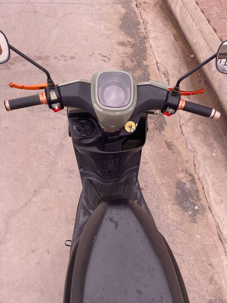 بوليسي • مامفتوح • كهربائيات