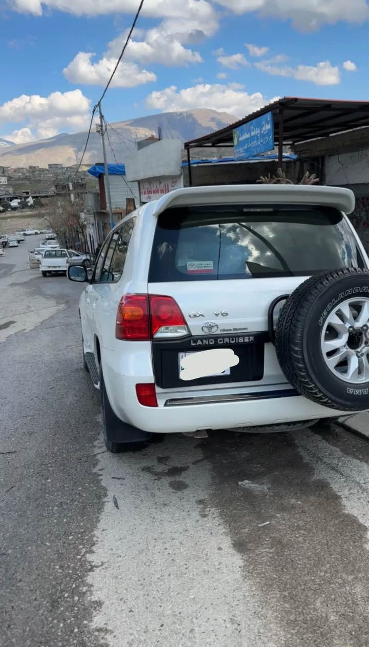 وەنەوشە 2014 GX دەبڵ سپێر بێ سبوخ و جەمپ و سارد 
گێر و مەکینە بە شەرت و نە کرانەوە 6 پستن بێ تەقە و ڕەقە و هەیکەلی زۆر ڕێکە هیچ مەسروفێکی تێدا نیە ٤ تایەی نوێی بیلادی شەریکە ڕەقەمی نوێیە
چوار دەفتەر و معامەلەیەکی کەم 
*********** أربيل, العراق
