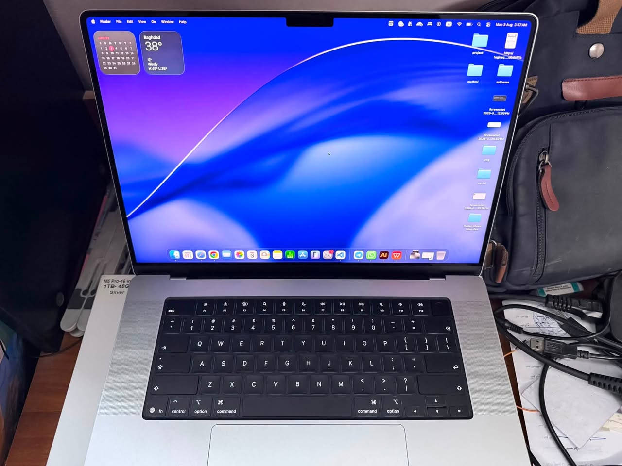 جهاز ماك بوك برو معالج M5 pro 
18-Core CPU 20-Core GPU - 48GB
Unified Memory - 1TB SSD
MacBook pro m5 pro 16 inch
Battery 🔋100%
الجهاز نظيف استخدام شهر اداءه ممتاز و قوي و شاشته جدا ممتازة
السعر : 4,350,000 دينار 
للتواصل: ***********
