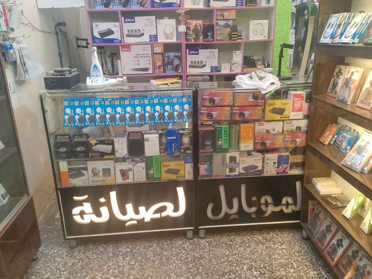 فاترينات • ٢ قطع • بغداد المعامل
