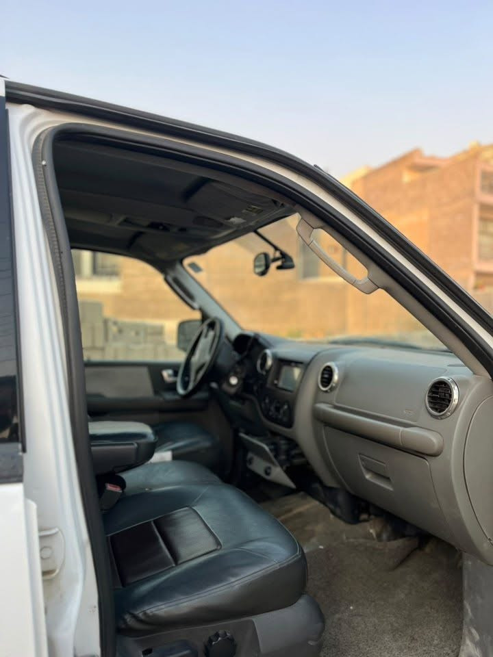 السلام عليكم
فورد اكسبدشن 2004  XLT  5.400 ماشيه 175الف بيها منضومة غاز 80لتر انسى شي اسمه صرف 
للبيع او مراوس
سياره جاهزه من كير ومحرك وحداديه تخم تاير جديد لسياره بيها زنون عالي ناصي  دسكات جديده صارلي سبوع من شادهن وسنويتها لل2030 
بيها فقط شبر صبغ بصف القبق مال بانزين 
السياره كلش حلوه ومفد يوم موكفتني بشارع الله شاهد بلعافيه على الي ياخذها 
***********
