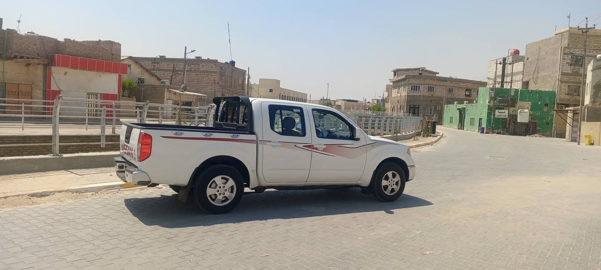 نيفارا 14 خطين غاز وبنزين كفاله ما عدا باب صبغ ماكينه وكير وحداده تبريد وتخم تايه كله جديد سنويتها لحد 30 رقم اربيل اوتوماتيك 112 وبيها مجال للشراي رقم الهاتف *********** عنوان بصره نظران وترهم مراوس سياره عالي
