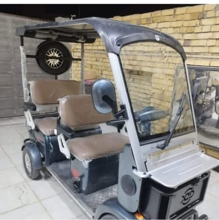 عني موصفاتهه سياره رباعيه بيهه بصمتين تشغيل عن بعد ست بطاريات 36 امبير كامره او شاشه مسجل بلوتوث اسبير  
سرعتهه 60
رايدهه 2250 نهايتهه مليونين ‭***********‬
