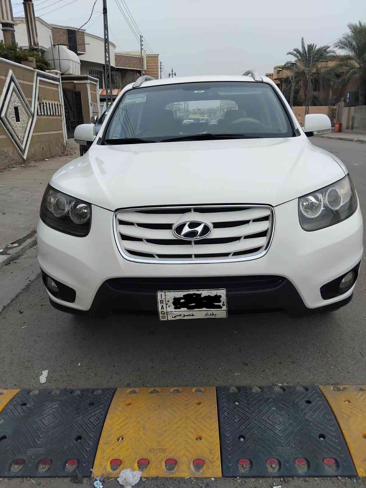 السلام عليكم...2012 الشركه العامه 6 سلندر 7 راكب 3قطع تبريد مري شفط ثلاجه فور ويل ماشيه 145 الف حقيقي جديده مكفوله عدا بارد بسيط طارف الباب خلف السائق بدون صبغ كير محرك مكفول وباقي المواصفات ادامه كامله كله وكاله شرط  السعر 160 وبيه مجال بسيط ***********
