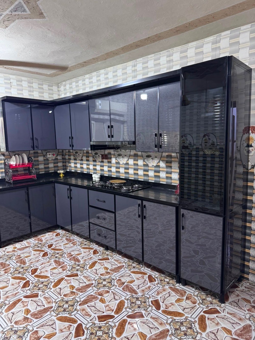 🌟 معمل أساس القمم للمطابخ، المحجرات، الأبواب والديكورات 🌟

لأن بيتك يستحق الأفضل، نوفر لك كل ما تحتاجه لتجهيز منزلك بأعلى مواصفات الجودة وأنسب الأسعار!

🔹 عروض مميزة للموظفين:
 بإمكان كافة الموظفين تجهيز المنزل كاملاً بنظام الأقساط المريحة (نظام منصة).
 العرض متوفر حصرياً لحاملي ماستر كارد الرافدين.

📋 تفاصيل الخدمات والأسعار:
 
🍳 الكاونترات:
 الأسعار تبدأ من 250,000 إلى 550,000 دينار للمتر الواحد (شامل الأرضي مع المعلق/الملحق).
 مرفق مع مرمر كوارتز طبيعي بنسبة 93%.
 سرعة في الإنجاز: تسليم المطبخ خلال 3 إلى 7 أيام فقط!
 
ضمان حقيقي لمدة 5 سنوات.
 
🏡 المحجرات:
 أسعار المتر تبدأ من 45,000 إلى 85,000 دينار (مع تفاصيل إضافية مثل الأبواب أو الدرج الفر).
 
🚪 الأبواب الداخلية:
 يبدأ سعر الباب من 200,000 دينار.
 ✨ تفاصيل مجانية بالكامل:
 القياسات، النقل، والشد (التركيب) تكون مجاناً 100%.

📍 العنوان والتواصل:
 العنوان الجديد: الانبار - القائم - حي الشهداء (مقابل أسواق الخضر، قرب أسواق العائلة).
 
للاستفسار والحجز:
 📞 *********** (متوفر واتساب)
 📞 *********** (متوفر واتساب)