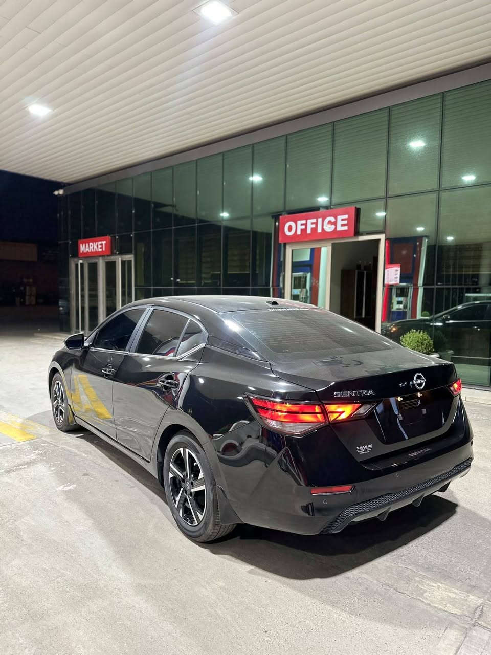 🔥 نيسان سنترا 2024 SV للبيع 🔥
🚘 الموديل: 2024
⭐ الفئة: SV
🔧 المحرك: 2.0 لتر – 4 سلندر
⚙️ القير: CVT
💪 اقتصادية وممتازة للاستخدام اليومي

✨ المواصفات:
📱 شاشة لمس
📲 Apple CarPlay + Android Auto
🔑 تشغيل ذكي
🚪 دخول ذكي
📷 كاميرا خلفية
🎯 مثبت سرعة
❄️ تكييف أوتوماتيك
🛡️ أنظمة أمان ومساعدة للسائق
💡 إضاءة LED
🛞 جنوط ألمنيوم
🔌 منافذ USB

🎨 بابين صبغ

💰 السعر: 128 بيه مجال 

📌 السيارة نظيفة، والفحص سونار الي تقتنع بيه 
اتصال ***********
واتساب  ***********
ملاحظه جميع انواع السيارات متوفر حسب الطلب
