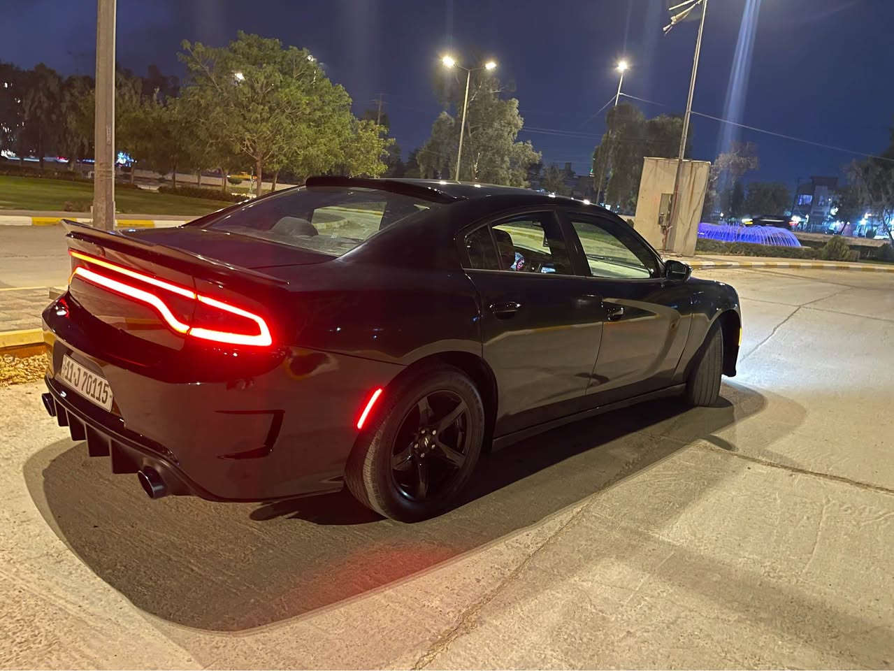السلام عليكم

جارجر 2017  SXT

 السياره حلوه حادث أمريكا بيه 4قطع  صبغ وجاملغ بارد سياره  جديده كير مكينه تبريد كفاله

ماشيه 80.m

 شاشه كامره 

تحكم ستيرن جهتين 

فول َمنضومه زنون +لدات 

 سياره مناقصه اي شي 

السعر 155 بيه مجال 

مكاني بغداد الدوره📍

رقم الهاتف *********** 

*********** بغداد, العراق
