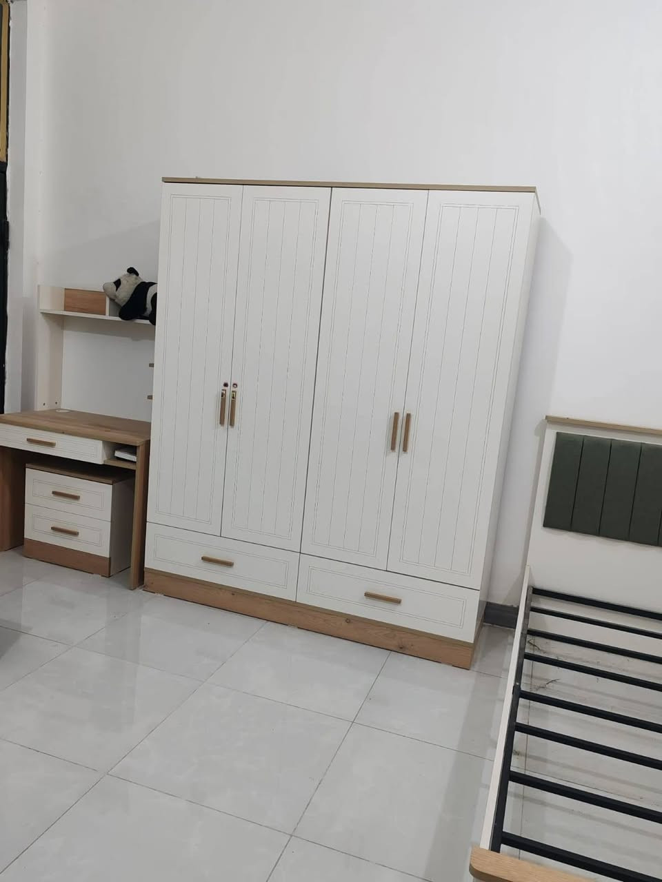 السلام عليكم
بيت طابو زراعي سند ٢٥
المساحه ١٥٠ متر
بناء حديث صب كونكريت مسلح يتكون من غرفتين وصاله ومطبخ وصحيات داخليه وخارجيه 
بيت بناء درجه اولا 
يعني متعوب عليه 
السعر ٧٨ مليون وبيه مجال
شارع علي قماره  مقابيل اسواق حسون للتفاوض للاستفسار والاتصال على الرقم التالي ***********او مراجعه مكتب دلاليه سيد عيد للعقارات شارع ٦٠ مجاور سلوان ابو الكاشي مقابيل اسواق ابو العبد شارع علي قماره
