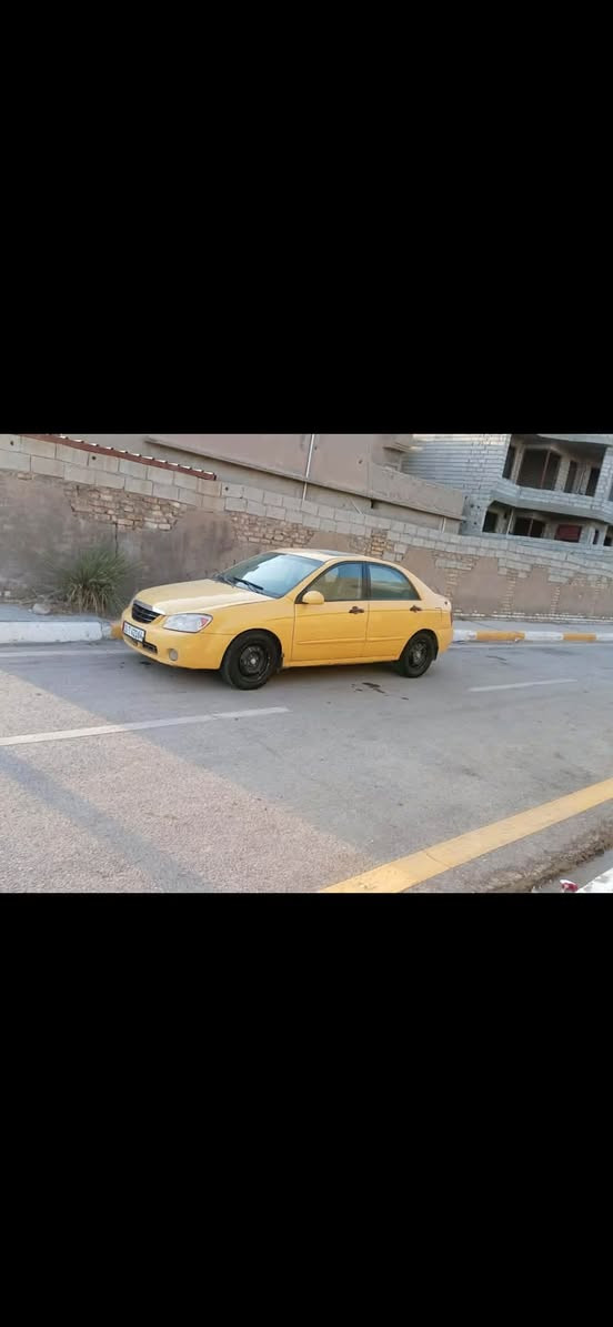 السلام عليكم كيا سبكترا 2006 للبيع مكينه جديده لاتنقيص ولاتبخير كير اوتماتيك جديد حداديه جديده تخم تاير جديد تبريد شرط ثلج كهربأياته كله شغاله مابيه اي نقص السياره بيه فتحه سقف بيه طخه بلجاملغ الكدام بدون دواخل رقم بغداد انكليزي سنويه 2030  جامه اماميه جديده 
السعر ٥٣ مكاني الديوانيه 
***********
