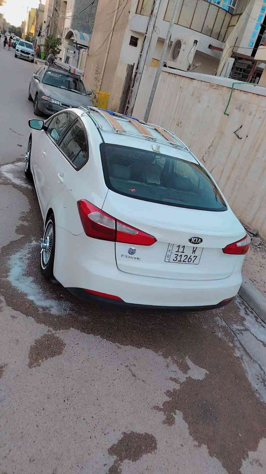 سلام عليكم
فورتي ١٤
سياره تريد بيها غراض تريدها ناشفه
تحويره ١٤ وتخم تاير زيرررر
كب كلكسي زيروووو
سيبابه زيرووو
مدوشمه بطن عام
كير مكينه كفاله
ماشيه ١٧٢ الف
حادثها طخه بل بنيد 
سياره مال جناي مصروف عليها خير من الله
مكان السياره بغداد اليرموك
ب١٢٣ وبيها مجال 
***********
