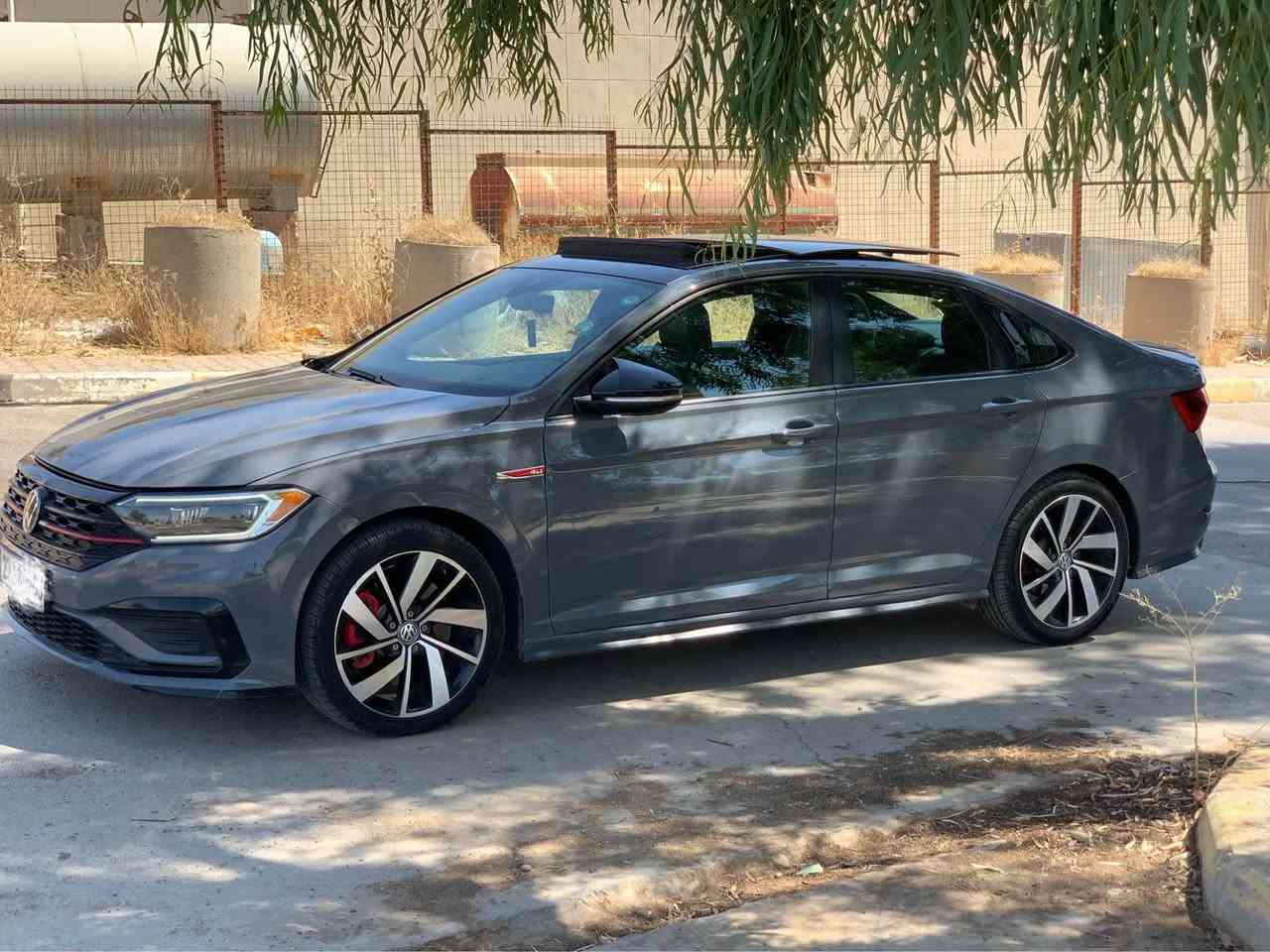جيتا 2021 gli 
فول فول موصفات اوتوبان مايحتاج اكتب موصفات 
بيها جاملغين خلفي و بونيد و جاملغ سائق بدون دواخل بدون حوض بشرط يعني ٤ قطع صبغ بدون دواخل 
بيها بطاقة بنزين كير محرك كهربائيه بشرط 
بسعر ١٤١ و بيها مجال للطيبين 
رقم الهاتف 
*********** واتساب 
***********
محرك ٢٠ تيربو كركوك, العراق
