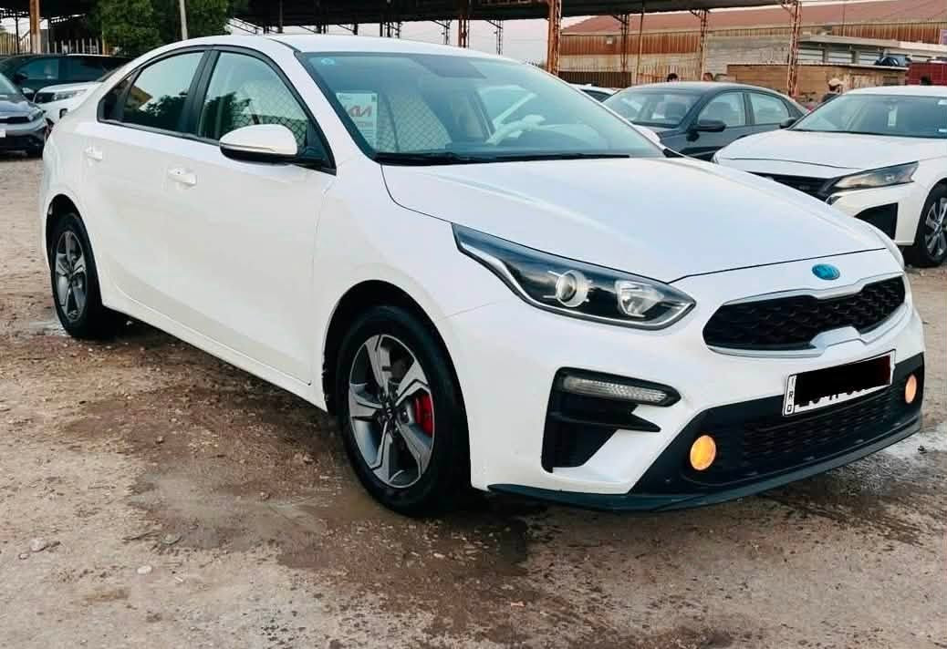 سيراتو ٢٠١٩ خليجي للبيع مكفولة كير ، محرك ، تبريد ، صبغ ، تبديل ، ضربة .. محرك ١٦٠٠ مواصفات مري شفط تحكم ستيرن تبريد قطعتين داخل لونين .. بلكات جدد باتري جديد قبل اسبوع شادة رقم قادسية الإنكليزي سعرها ١٤٩ والشراي يتصل ع الرقم ***********
