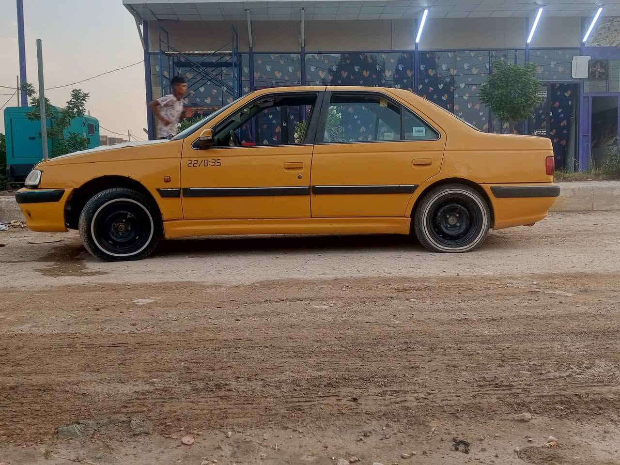 السلام عليكم
بيجو بارص 
موديل ١٥ 
بيهه بنيد طاير ومبدل وضربه خفيفه ب جاملغ ال كتر سايق وهلالات مصلحه 
عوزهه ترتيبات قليله 
هيئه وغرمه عليه ما عليك بشي 
باقي تفاصيل خاص او تتصل ع رقم 
***********
