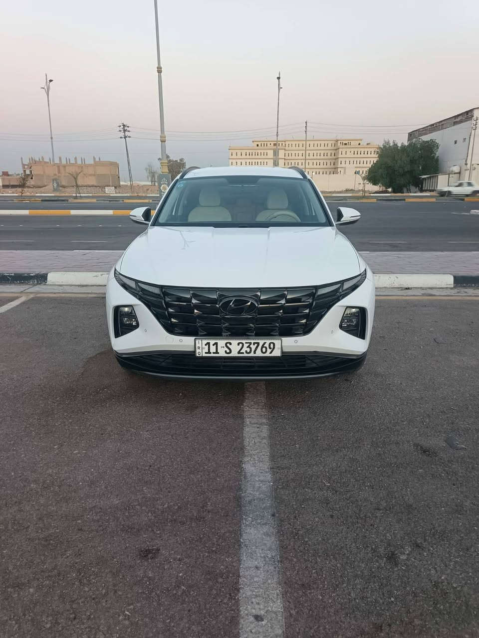 السلام عليكم سياره نوع توسان خليجي موديل 2024 فول مواصفات واحد على واحد عده الفتحه كشنات كهربائي جهتين حساسات امامي خلفي كامره دوراه جبيره اشاير بالمري باب بصمه  تشغيل بصمه كيرمكينه حداديه تبريد كفاله وضع الشركه السياره كفاله عامه من كلشي العنوان كربلاء السعر 207رقم الهاتف ***********

