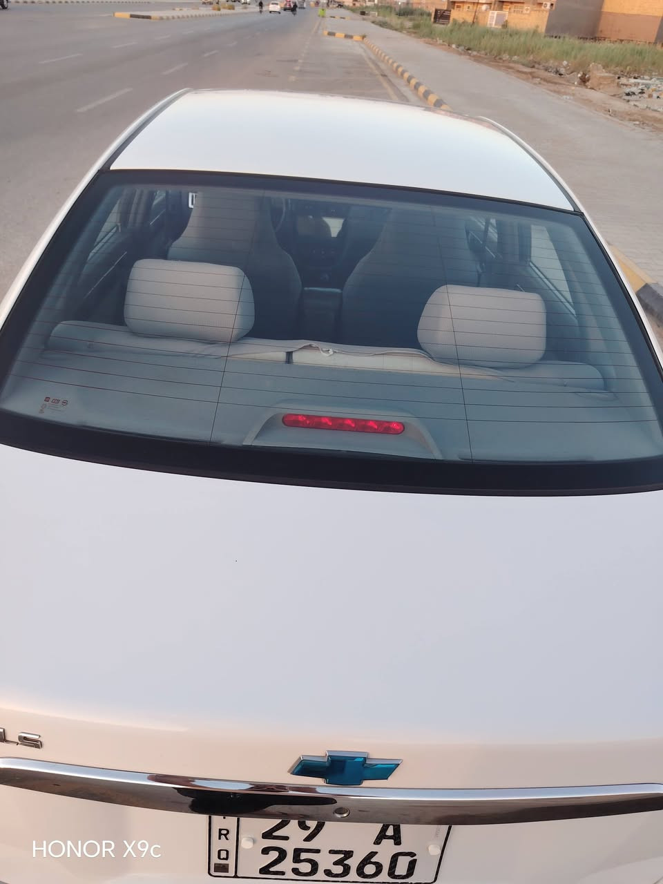 سياره للبيع اوبتره مديل ١١ رقم واسط وباسمي كير عادي رقم إنكليزي سياره مكفوله رقم ***********  سعر ٧٣ بيه مجال
