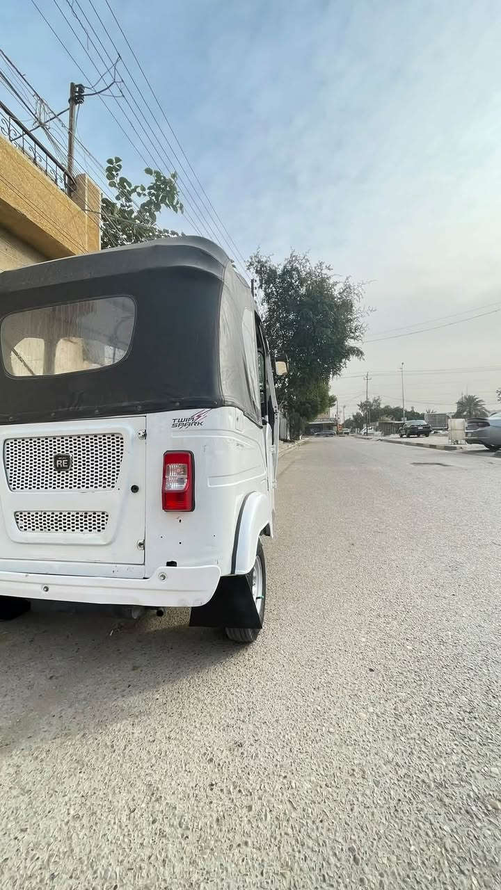 السلام عليكم تكتك للبيع مديل2021شهر 11تكتك نضيفه بيه صبغ بل الي مشر علي بل صوره والباقي كفاله مكينه بوسه بستم بس لا تنقص ولا تبخير خير من الله كهربياته كله شغاله كبل للشارع  رقم وسنويه بغداد بسمي تحويل ثاني يوم مكاني بغداد الحسينيه الراشديه رقم الهاتف ***********

