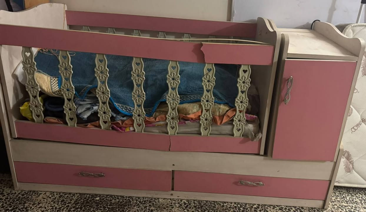 السلام عليكم

الاثاث بالصور كله للبيع سوه مو قطع مفرده، التواصل على الواتس اب من فضلكم

عنواني بغداد الدورة شارع أبو طيارة

***********
