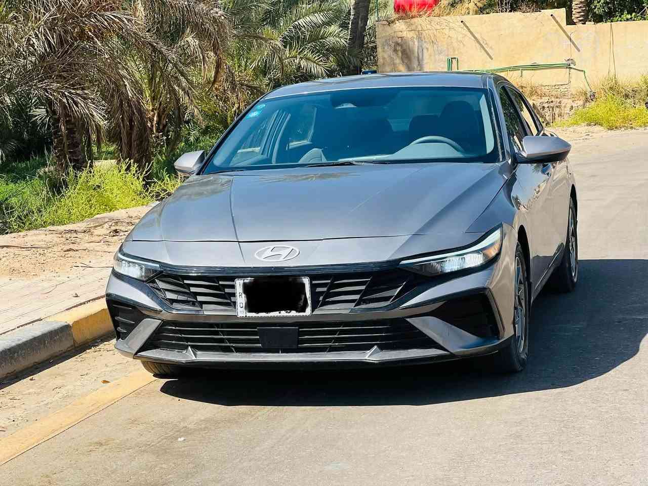 السلام عليكم
الانترا للبيع موديل ٢٠٢٤ امريكي
ضرهه فقط الباب السدر مصبوغ من امريكه وخشم البنيد بارد قليل تقريب شبر 
مكينه ٢٠٠٠  المرغوب السياره بعده جديده ماشيه ٢٥ الف زيرو 
بصمه  تشغيل عن بعد بصمه ابواب 
السياره جاهزه مال جناي سعره مناسب 
رقمه كربلاء بسمي تحويل ثاني يوم 
لمعرفه السعر الاتصال عل رقم وتدلل ***********
