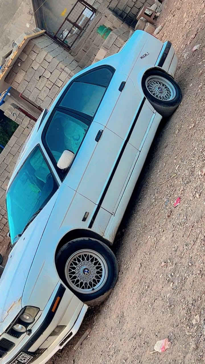 BMW520
سلاید
مەکینە20تی گێڕ عادی
جام کارەبایی
گێرو مەکینە بشەرت
تەبرید 
ئیستاپ ABS
نرخ /40 ورقە
ژمارە مۆبایل : 
***********
***********واتساپ

نص مكتوب في الصور:
- Saturday 0805 am