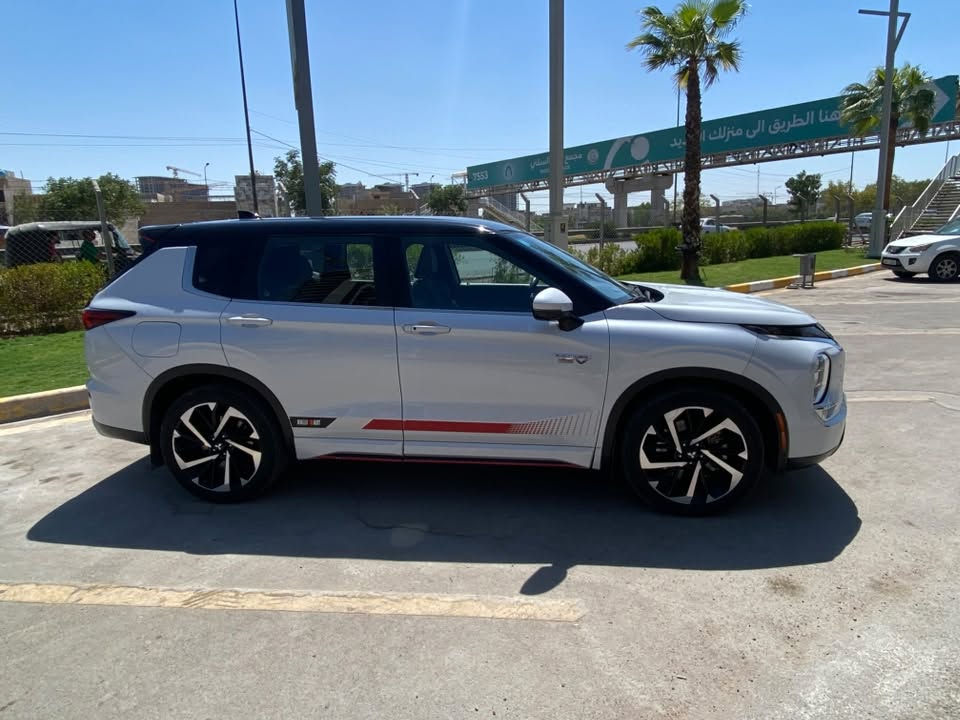 اوتلاندر 2023 PLUG-IN-HYBRID
تو كلر فئة RALLIART رياضـية 

سبعة راكـب (7) محرك 2400 

تعمل بثلاثة انظمة ( بنزيـن - هايـبرد - كهرباء )

حادثها فقط قطعة واحدة بدون دواخل 

الممشى : 18000 mil

بيها مواصفات خير من الله تدفئة كشنات رادارات 360 حساسات امامية خلفية الصندوق شفط + يفتح عند تمرير القدم من التحت كشن كهرباء 

سبع وضعيات قيادة دفع رباعي فور ويل 

السعر 245$ بيها مجال بسيط 

للاتصال ***********
