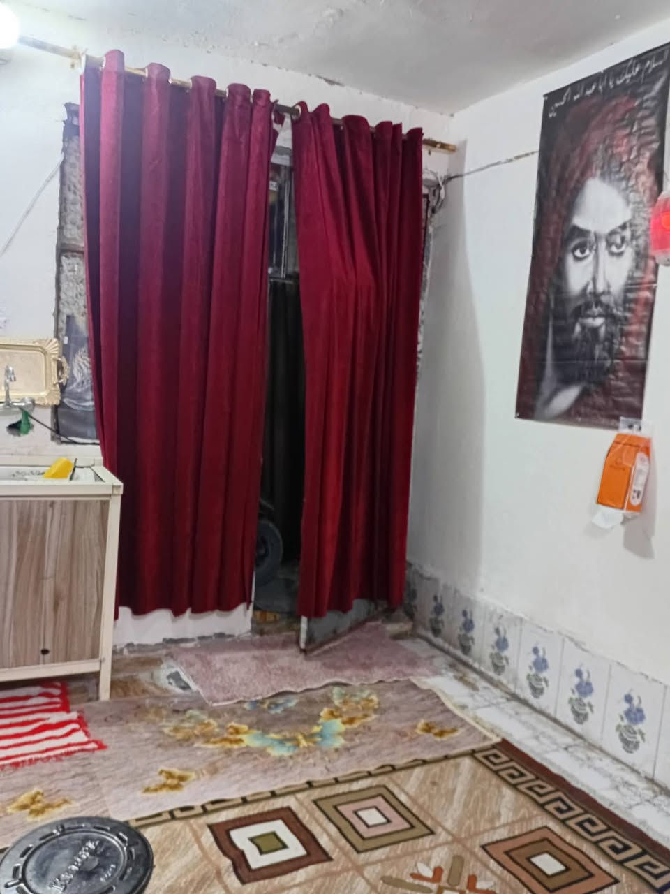 بيت للبيع المساحه 50 متر حي اور منطقه الشيشان حي الرايه البيت كامل نظيف تجيب غراظك وتكعد شته صيف لامجاري ولايغرك منطقه مقرنص نظافه عرظ لفرع 3 أمتار سوك قريب مدارس لشراي ***********
