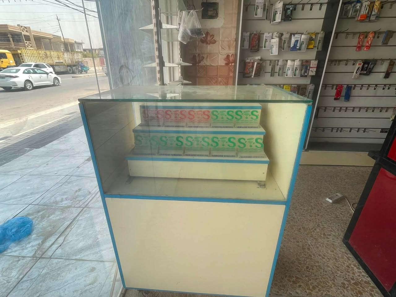 السلام عليكم تصفية محل الأغراض و الباترينات قيم بما يرضي الله مكاني بغداد المحمودية رقم ***********
