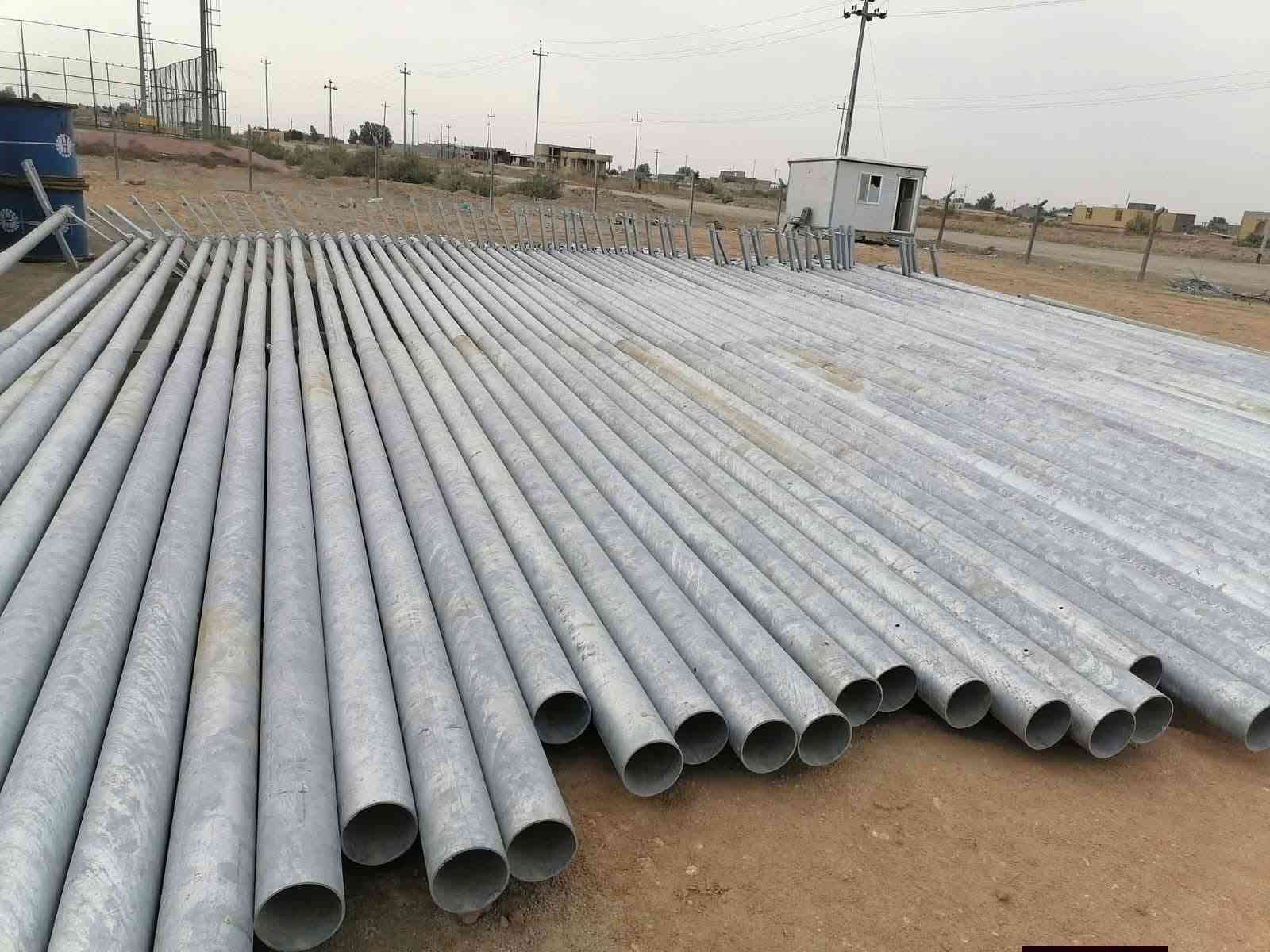 **شركة الرسول *
**لتصنيع أعمدة الكهرباء والأسلاك** ⚡

نقدم لكم أجود المنتجات المصنعة بكفاءة عالية لتلبية احتياجاتكم:

♦️ **أعمدة الكهرباء المتوفرة (مصبوغة وجاهزة):**

1. **عمود مدور واطي:** سمك 3 ملم | طول 9 متر.
2. **عمود مدور واطي:** سمك 3 ملم | طول 8 متر.
3. **عمود مدور عالي:** سمك 3 ملم | طول 11 متر.
4. **عمود مشبك واطي:** سمك 5 ملم | طول 9 متر.
5. **عمود مشبك عالي:** سمك 5 ملم | طول 11 متر.
6. **أعمدة مغلونة (مشبك + مدور):** خاضعة لفحص وزارة الكهرباء وبجميع القياسات (العالي والواطي).

♦️ **المواد والملحقات الكهربائية:**
🔹 أسلاك عالية الجودة وفق المعايير العالمية.
🔹 فناجين (واطي وعالي) لتلبية كافة المتطلبات.
🔹 براكيتات تثبيت قوية وموثوقة.
🔹 كتاوت لنك فيوز بمعايير أمان معتمدة لضمان السلامة.

✅ **خدماتنا المتكاملة:**
(تجهيز — نصب — تسليك — توصيل سريع إلى جميع محافظات العراق)

📢 مستعدون لتجهيز دوائر الدولة، المشاريع الاستثمارية، والمزارع.

📞 **للتواصل والاستفسار:**
*********** 
*********** واتساب 
 

💬 راسلنا الآن عبر الواتساب أو ماسنجر للطلب والاستعلام.

🚚 **خدمة التوصيل السريع متوفرة لأي مكان في العراق!**
هو

نص مكتوب في الصور:
- 50W 100W 150W 200W 250W