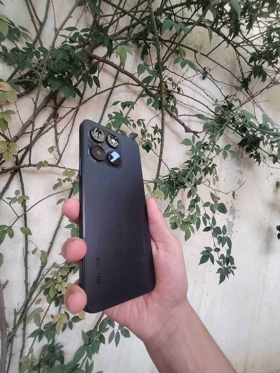 للبيع هنر X6a ذاكره 128 رام 4+4=8 شرط مامفتوح فقط بيه فطر بل شاشه مايضر جهاز نضيف وا مرتب بوبجي 60 فريم كلو شغال مابيه اي عطل  جهاز ماوياه اغراض  السعر 105 وابيه مجال شي قليل مكاني موصل حي عدن رقم الهاتف ***********
