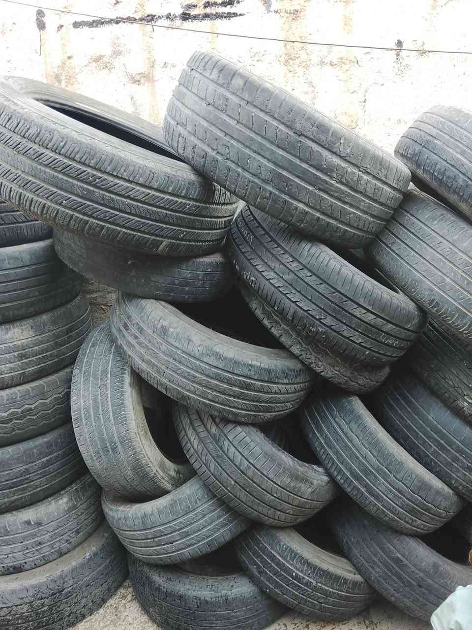 السلام عليكم وجبه تايرات مستعمل نضيف الحجام 12 13 14 15 16 17 عنوان بغداد حي العامل سعر الزوج 12 الف الكميه 500 تاير ابيع شلع شلع ♥️♥️💜💜 ***********
