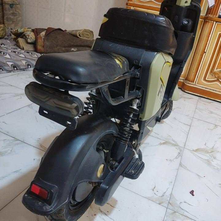 دراجه ار 9 بدون بطارايات.     كهربائيات كلها شغاله 
تاير خلفي جديد

فول نظافة محافظ عليها 

دراجة ما داخلة صيانة ابد كلشي بيها بلاد بس بطاريات تتفخن

مكاني بصرة 
سعر 150
لان دراجة تسوى وما متعوبه 

للتواصل واتساب / ***********
