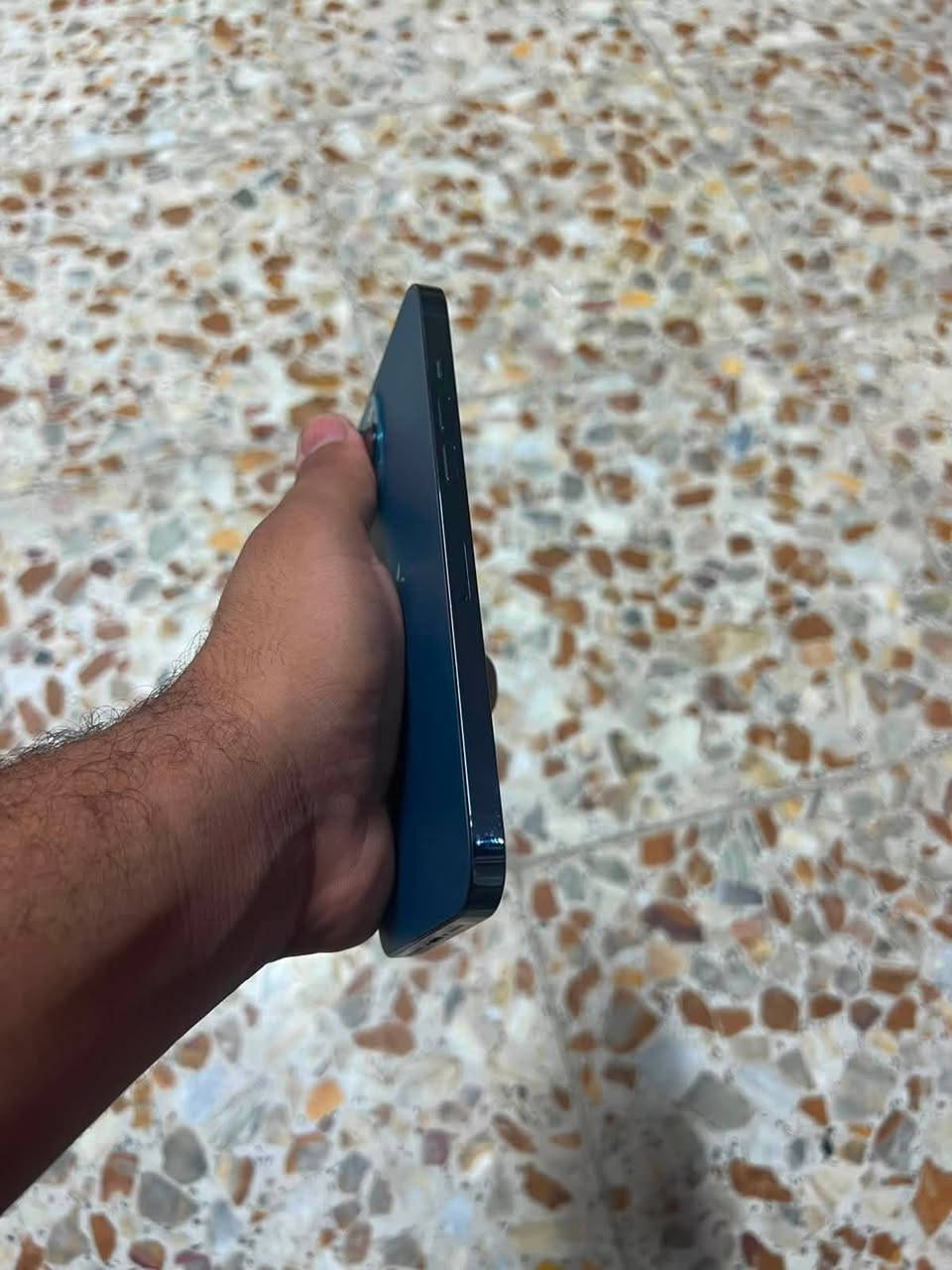 سلام عليكم ١٢ ابرو ماكس وتر ما مفتوح ومكفول من كلشي جهاز نضيف كلش ذاكره ٢٥٦بطاريه٧٣ بلاديه جهاز كلش نضيف عنواني نجف شارع المعمل ***********
