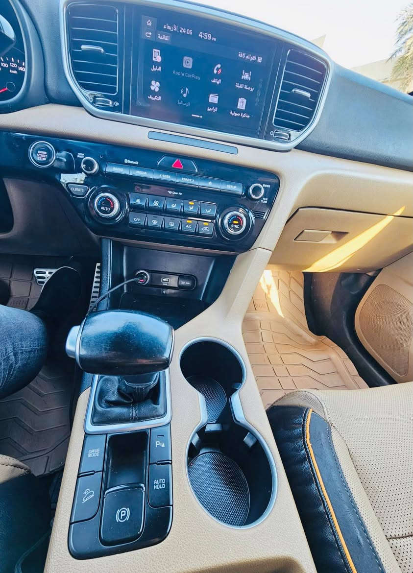 سبورتج خليجي
موديل 21 جي تي لاين 
ماشي 100 الف 
بيه صبغ دعامي امامي 
وبارد باب وره صدر 
محرك مفتوح 
محرك 2000 الفين دوش 
بنراما 
بصمه 
كراسي كهرباء 
جنطه كهرباء 
شاش نفكيشن 
رقم بغداد بسمي 
مكان سياره حي جامعه 
تلفون *********** سعر 172ورقه بيه مجال بغداد, العراق
