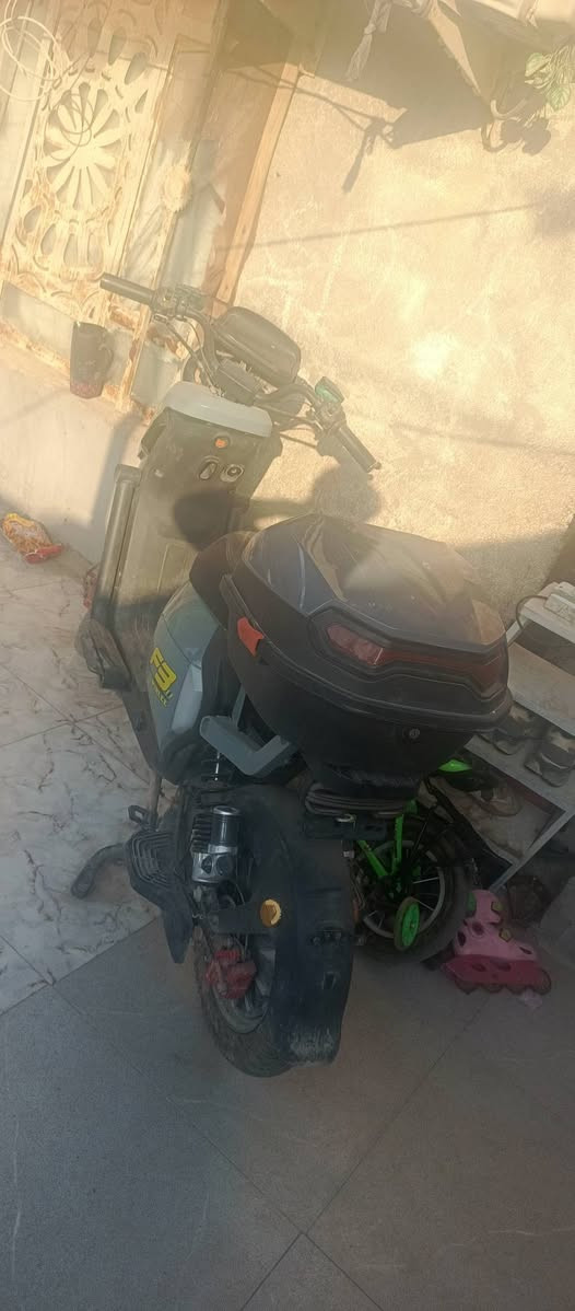 دراجه للبيع نوع شحن بدون باتريات صار الها 6اشهر 
عنوان تنومه شط العرب نهر حسن 
رقم ***********
السعر 350الف
