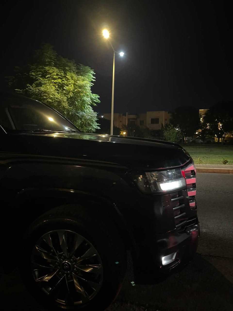 السلام عليكم
تيوتا لاندكروز  Gxr #_ترهم_نقد_او_قسط
موديل 2022 سبعينه بااسمنا تحويل مباشر  

المواصفات / فول✅
كشنات جلد
تطبيق ٣ شاشات
شاحن لاسلكي 
حساسات امامي خلفي 
تبريد كشنات 
كشنات كهرباء 
سلايد
بصمة تشغيل 
بصمة ابواب ،، وبقية المواصفات معروفه بل Gxr
