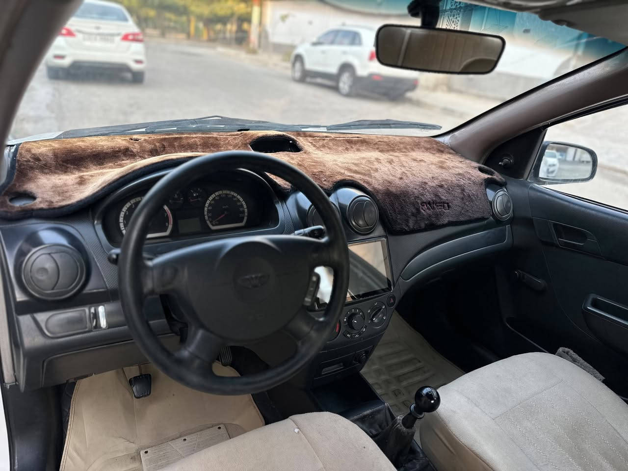 سلام عليكم افيو ٢٠٠٩ للبيع كير عادي السياره جاهزه رقم اربيل دولي كير محرك تبريد كله جديد بيه صبغات ابيع حزام مكفوله من الضربه السياره جاهزه وحلوه السعر ب٤٨ وبيه مجال قليل مكانه نجف ***********
