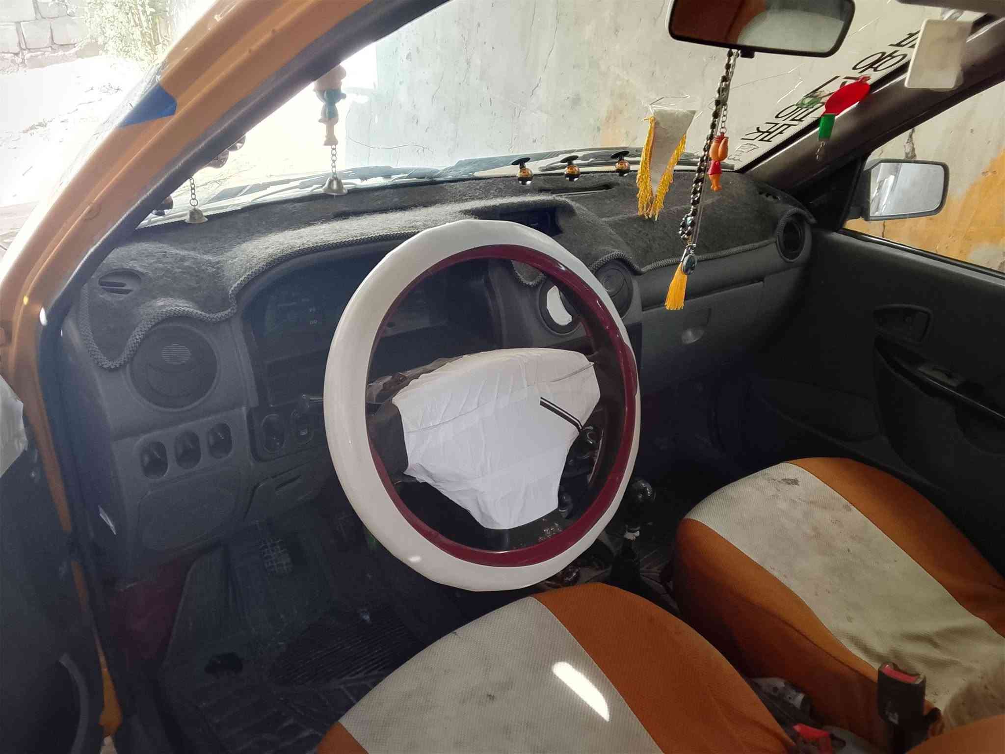 مخصت مدير الكروب المحترم تفاصيل بصوره

نص مكتوب في الصور:
- سلام عليكم سايبه موديل ١٥ سياره جهزه تخم تأبركهربابات كلهه شغاله كيرومكنه كرتون رقم بصره رعيعه موجود سياره جهزه بس تبريد عوزه راديتر وابقي كله شغال تجي وأشوف واني خادم سعر خمسه وعشرين ٢٥ وبيه مجال مكان بصرة مقاسل حي الصدقه *********** مراوس تراهم حسب القناعه واني خادم
