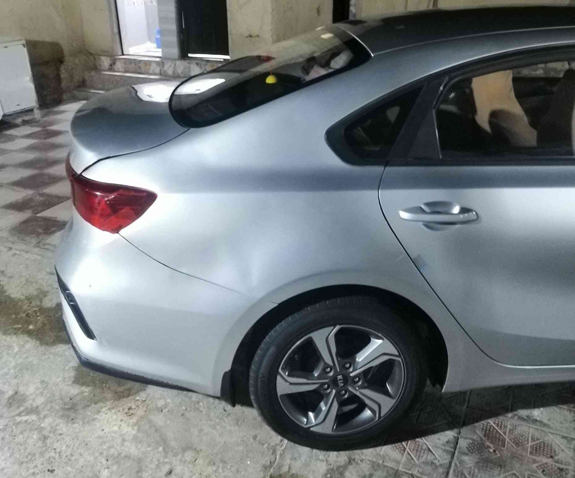 السلام عليكم سيراتو خليجي البيع السعر 130ورقة وبية مجال الشراي تبريد خير من الله قطعتين امامي وخلفي المري شفط المراية بية شارة نص فول السيارة حرة ثاني يوم  مداوم السيارة خير من اللة جاهزة من من كلشي تخم تاير ***********/السماوة
