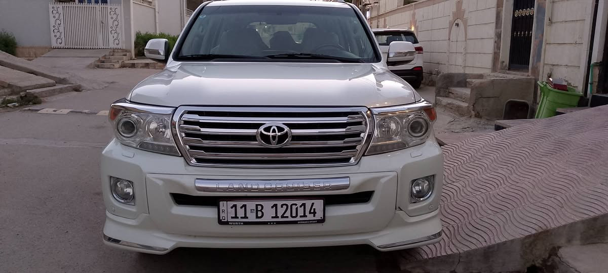 السلام عليكم
عندي لاندكروز ٢٠١٢ بريمية ام الطفاية
فووول مواصفات
٨ايرباك 
كشنات جلد وكهرباء 
تحكم ستيرن جهتين
شاشة تسلا
مرايات شفط 
زراك لايت 
وبقية المواصفات المعروفة 
رقم بغداد سنوية بأسمي 
مكفولة من الحادث بيهة مكانات صغار صبغ
للاستفسار ***********
مكان السيارة الرمادي
