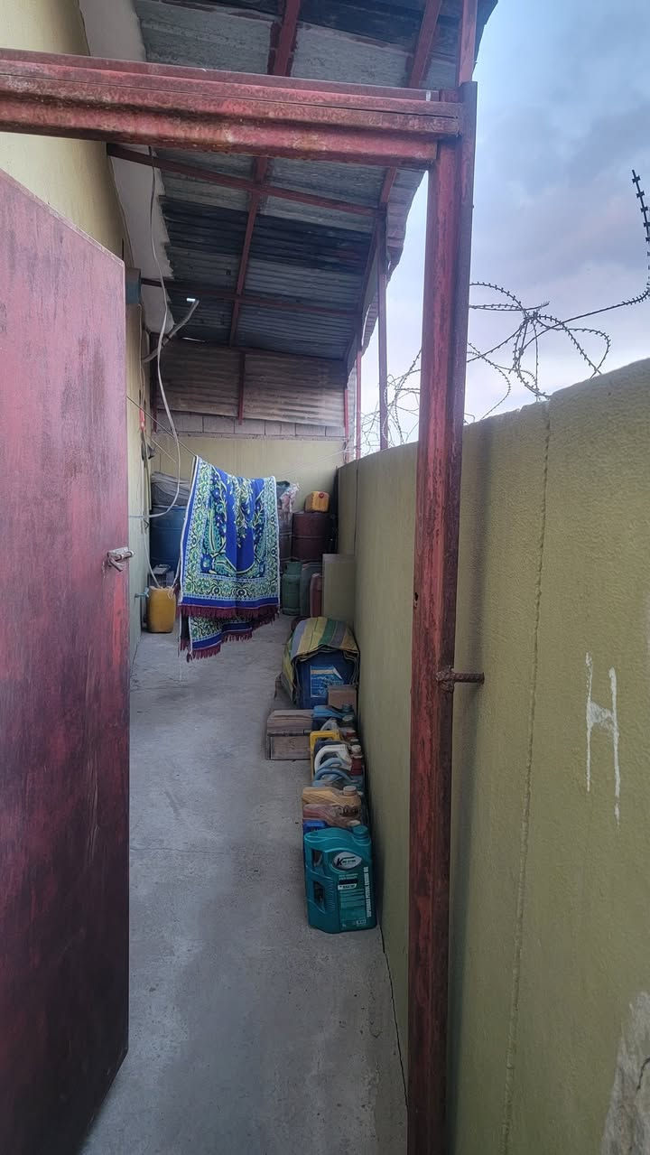 بيت للبيع مساحه ٢٨٠اتصال هدا الرقم  ***********
