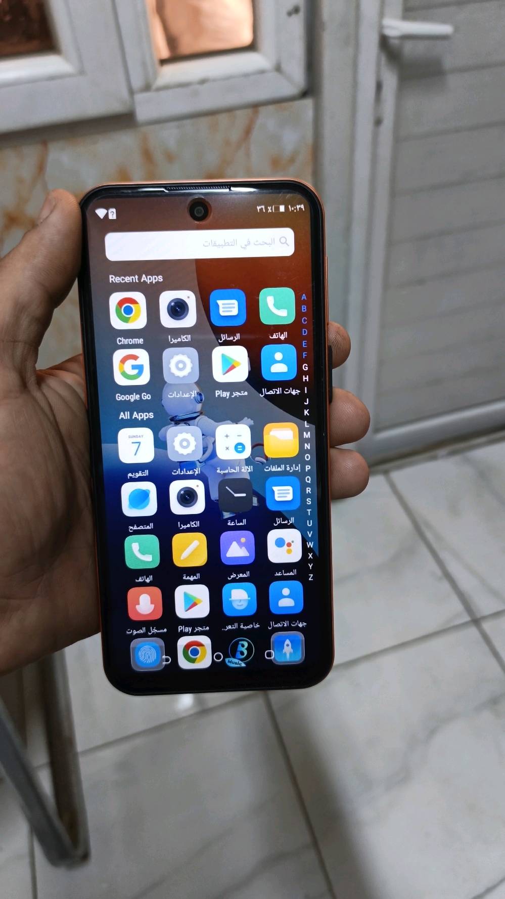 المواصفات
الشاشة: 6.78 إنش IPS LCD
التحديث: 120Hz
الدقة: HD+ ‏720×1576
المعالج: MediaTek Helio G81 Ultimate ثماني النواة
الرام: 4GB، وبعض الإصدارات تدعم توسعة الرام افتراضياً
التخزين: يتوفر  256GB  
الكاميرا الخلفية: 8MP
الكاميرا الأمامية: 8MP
البطارية: 5200mAh
الشحن: حتى 15W
الشبكة: 4G
النظام: Android 16 مع XOS 16
USB: Type-C
شريحتين Nano-SIM
مقاومة: IP64 للغبار ورذاذ الماء، ومذكور تحمل سقوط حتى 1.5 متر. �
Karada Store +١
السماعات: ستيريو
البصمة: جانبية
السماكة: حوالي 7.7 ملم. �
Mkopo Phones
سعة التخزين شكد بالنسخة اللي عندك: 64 لو 128 لو 256؟ وهل الرام 4GB لو بيها توسعة فعلية؟: 
256
الجهاز جديد ومفتوح لو مستعمل؟ وإذا مستعمل، شكد تقريباً عمره وهل عليه كفالة بعد؟: 
جديد
شنو يجي وياه بالعلبة: الشاحن، الكيبل، الجراب، السماعات أو أي ملحقات ثانية؟: 
كامل ملحقات
وين مكانك بالعراق حتى أضيفه بالإعلان، وسعره نهائي لو قابل للتفاوض؟: 
سعر نهاية
