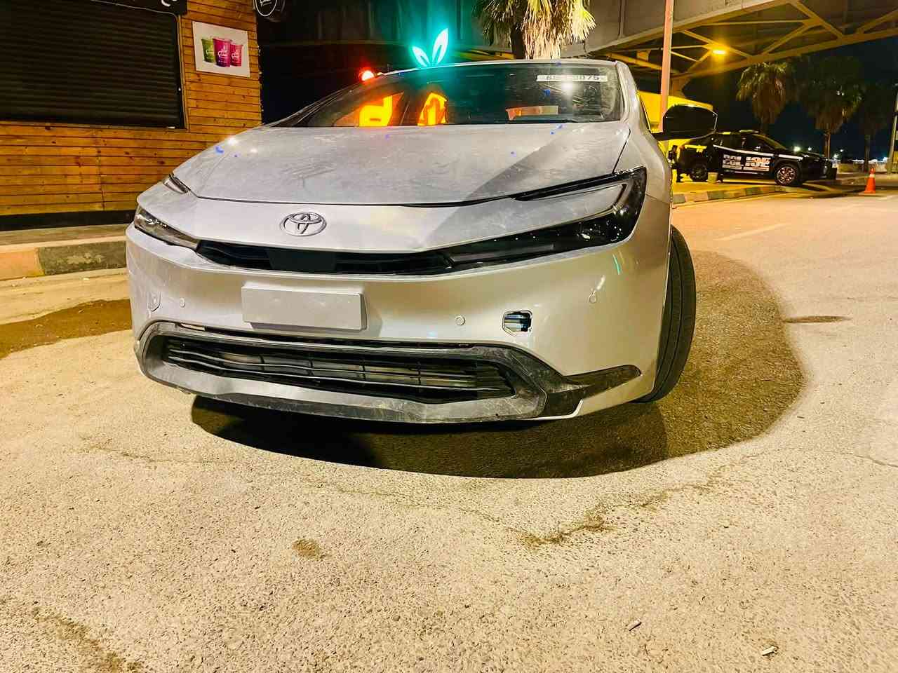تيوتا بريوس 24 هايبرد
لغد شاصي كفالة حادث بسيط منفيس تترقم اي محافظة *********** 
السعر 160 وبيها مجال
