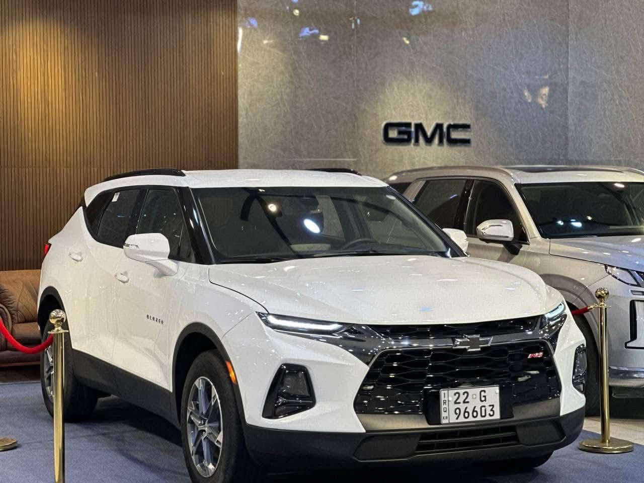 🔷السيارة : شوفرليت بلايزر 3LT
🔷سنة الصنع : 2023
🔷اللوحة : اربيل
🔶السعر : 215 ورقة وبيه مجال بسيط 
🔷الضرر : تبديل وصبغ البنيد فقط. (صور الضرر مرفقة بالاعلان)
🔷ضرر الايرباك : ستيرن ودشبول وبرده.
🔷رقم الشاصي : 3GNKBDR45PS114814
______________________________________
🔷المواصفات:
🔹حجم المحرك 4 سلندر 2.0L توربو 
🔹عداد المسافة 19 الف ميل 
🔹بصمه ابواب و بصمة تشغيل وتشغيل عن بعد
🔹كراسي جلد
🔹الكراسي الامامية كهرباء
🔹تدفئة الكراسي الامامية
🔹رادار امامي وجانبي وخلفي
🔹تنبيه الخروج عن المسار
🔹حساسات خلفية
🔹جنطة كهرباء
🔹ويل كب حجم 18 انج مع اطارات بحالة جيدة
🔹وضعيات قيادة
🔹لايتات LED بالكامل
🔹شاشه تحكم بالايعازات
🔹تحكم ستيرن جهتين
🔹مع باقي المواصفات الاعتيادية
مكان سياره نجف 
***********
